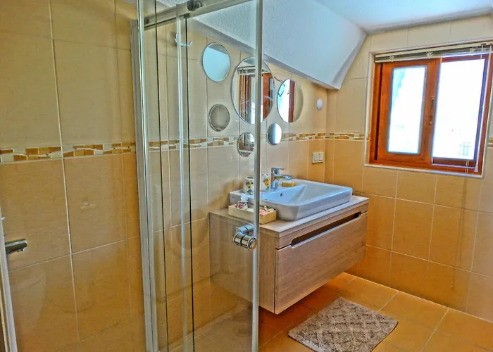 Penthouse 4*